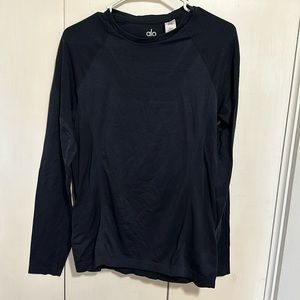 ALO yoga men’s athletic long sleeve t-shirt, medium, compression style shirt